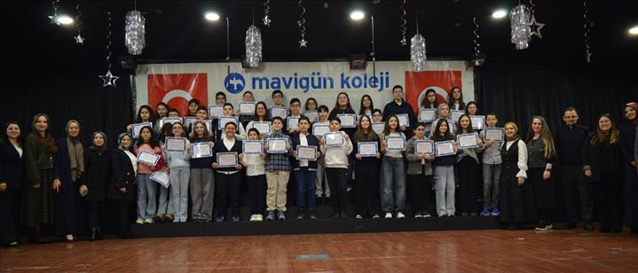 MAVİGÜN KOLEJİNDE KARNE COŞKUSU